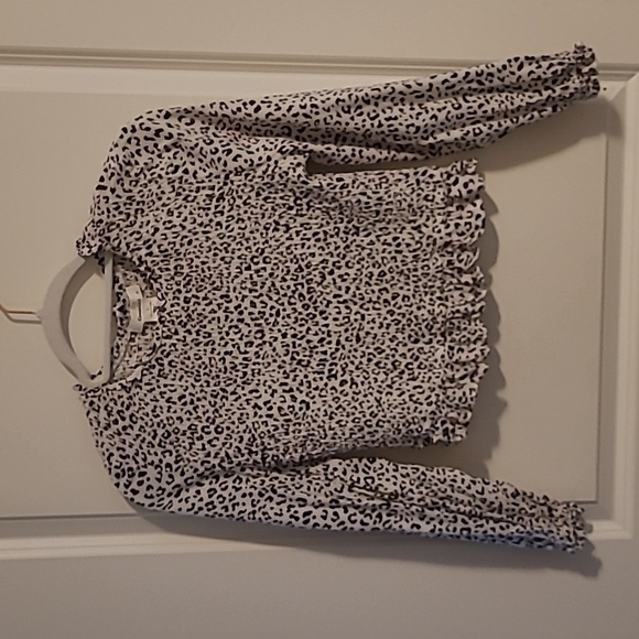 3/$27 Urban romantics animal print crop top - Picture 1 of 4